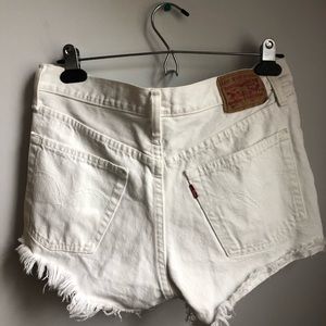 Vintage White Levis shorts/ High waisted